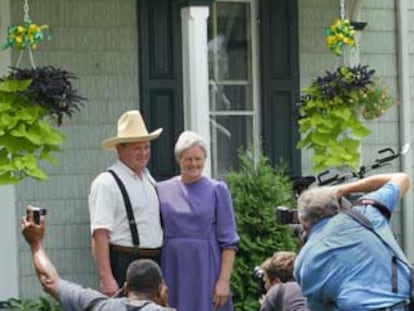 Paul y Arlene, padres de Floyd Landis, posan para los fotógrafos.