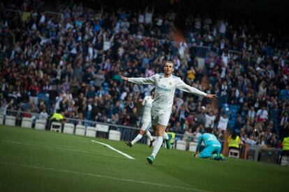 Bale celebra el primero de sus dos goles al Celta.