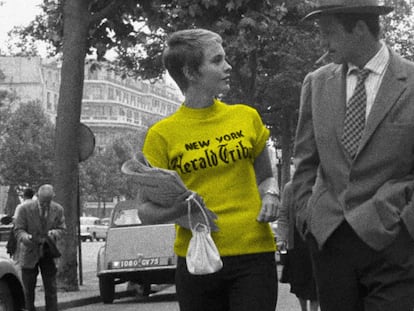 «¿Tú nunca llevas sujetador?»: la insólita historia de la camiseta del ‘Herald Tribune’ que Godard y Jean Seberg convirtieron en un símbolo