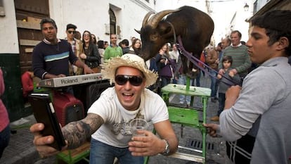 Cádiz residents and visitors at the city’s carnival.