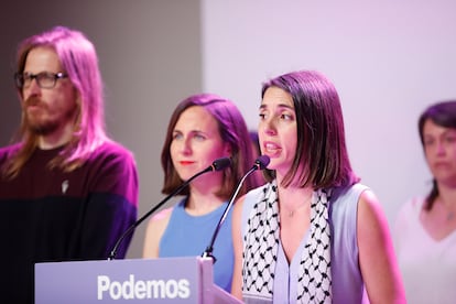 MADRID, 10/06/2024.- La candidata de Podemos al Parlamento Europeo, Irene Montero (d), comparece en rueda de prensa para valorar los resultados electorales de los comicios europeos, hoy domingo en Madrid. EFE/J P Gandul
