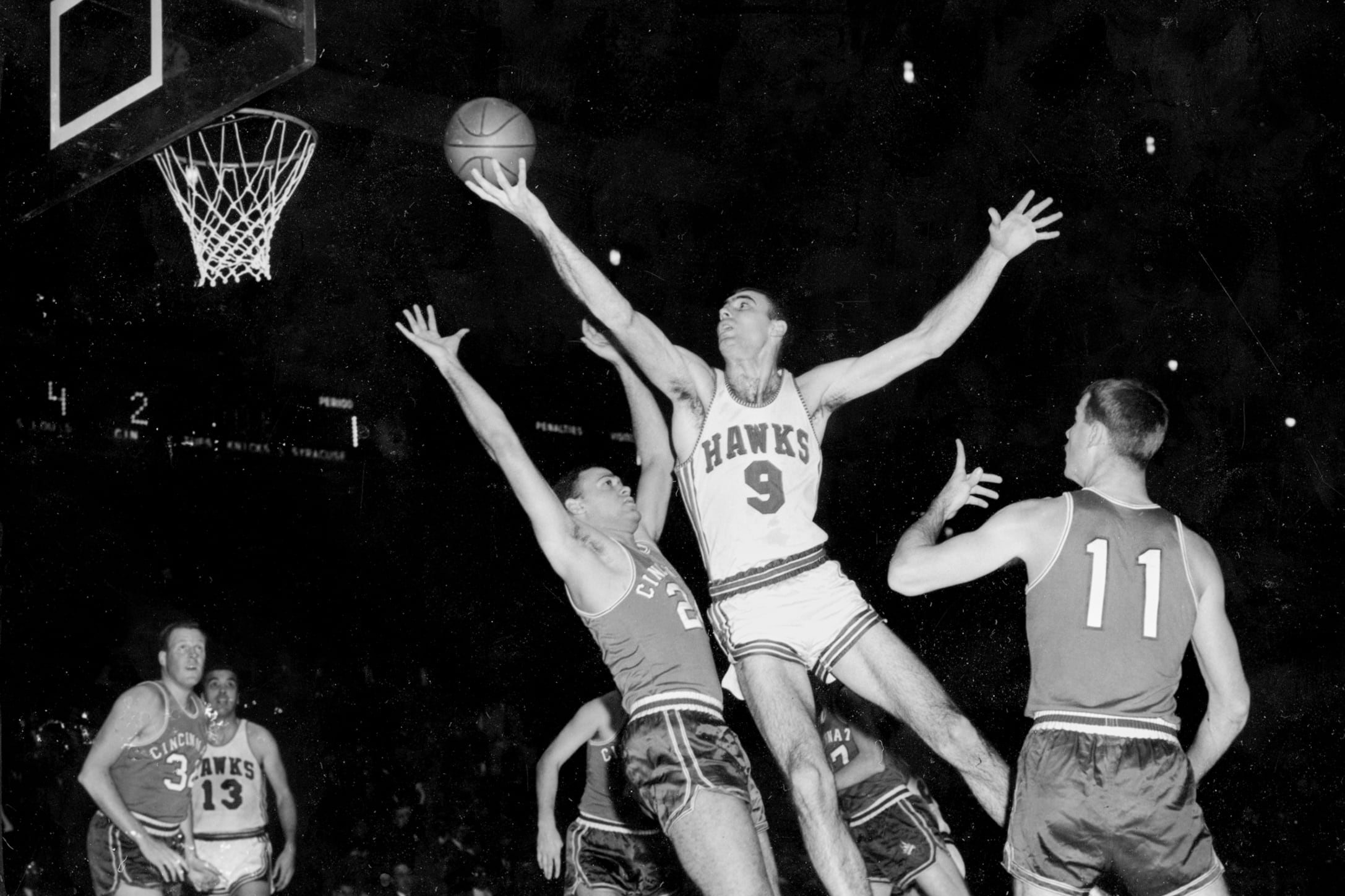 He died at the age of 93 Bob Pettit, the first MVP of the NBA