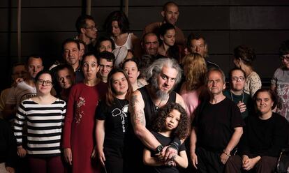 Los actores de la obra 'Tres deseos', que se representa en el Teatro Español de Madrid.
