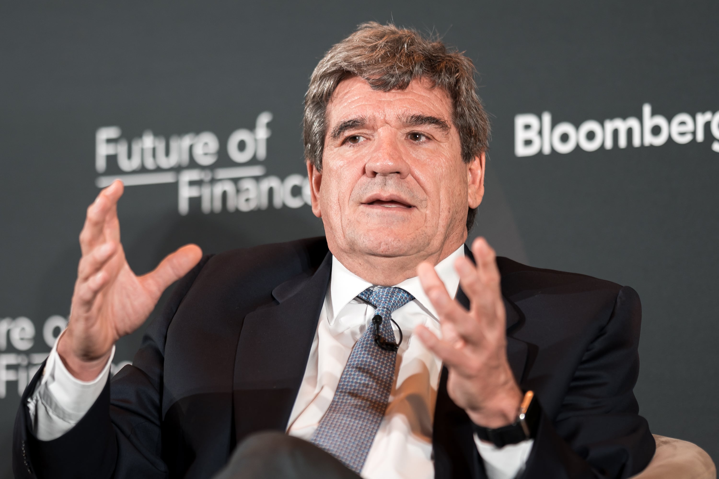El gobernador del Banco de España, José Luis Escrivá, interviene durante el foro de Bloomberg 'Futuro de las Finanzas: Perspectivas Económicas de España 2025', este miércoles en Madrid.