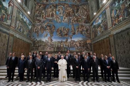 El papa Francisco posa con los líderes europeos.