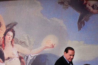 Silvio Berlusconi, durante una rueda de prensa sobre la lucha contra la Mafia llevada a cabo por su gobierno, en octubre de 2009.