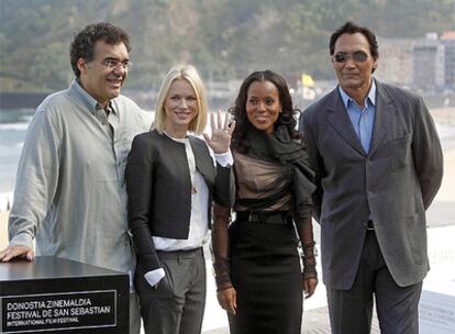 El director Rodrigo García y los actores Naomi Watts, Kerry Washington y Jimmy Smits en San Sebastián