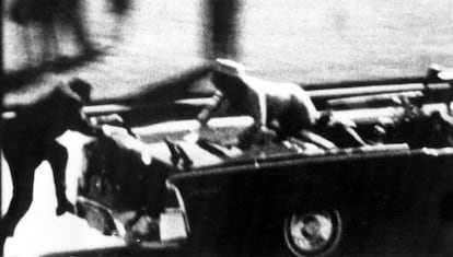 El momento del tiroteo contra John F. Kennedy en Dallas, Texas, en 1963.