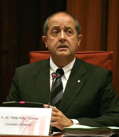 El consejero de Interior, Felip Puig, durante una comparecencia en el Parlament.