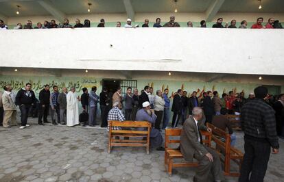 Largas colas en un colegio electoral de El Cairo.
