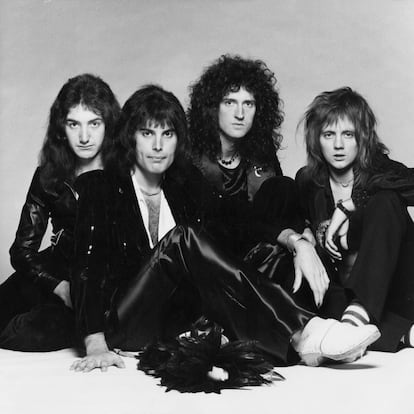 Retrato de la banda británica de rock en 1970, de izquierda a derecha, John Deacon, Freddie Mercury, Brian May y Roger Talyor.