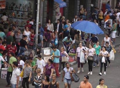 Rua 25 de março, um dos maiores centros comerciais do Brasil