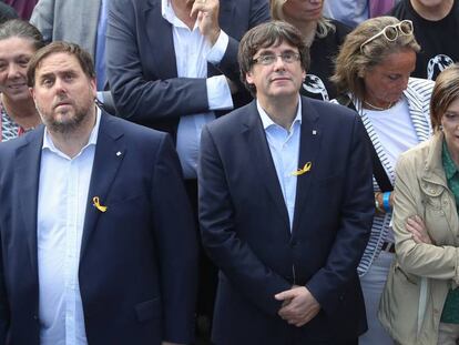 El vicepresidente de la Generalitat Oriol Junqueras, el presidente de la misma, Carles Puigdemont y la presidenta del Parlament, Carme Forcadell acuden a una manifestaci&oacute;n en favor de la excarcelaci&oacute;n de los l&iacute;deres de ANC y &Ograve;mnium.