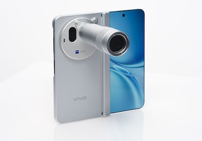 vivo X Fold6 con extensor de su cámara