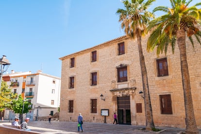 Exterior del palacio de Villardompardo, que guarda unos baños árabes del siglo XI.