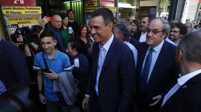 El presidente del Gobierno, Pedro Sánchez, en Puente de Vallecas, el pasado 13 de mayo.