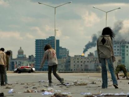 Escena de &#039;Juan de los muertos&#039;, pel&iacute;cula cubana que recrea una Habana plagada de zombis