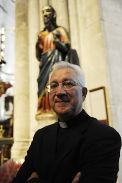 Don Benito, dean de la catedral de Oviedo.