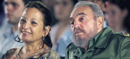Yadira Garcia con Fidel Castro, en Santa Clara, en 2004.