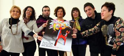 El jurado del concurso de carteles de Carnavales 2013 esta mañana en la presentación de la obra ganadora.