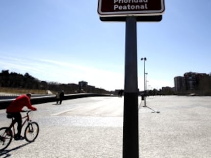 Nueva señalización vertical en Madrid Río.