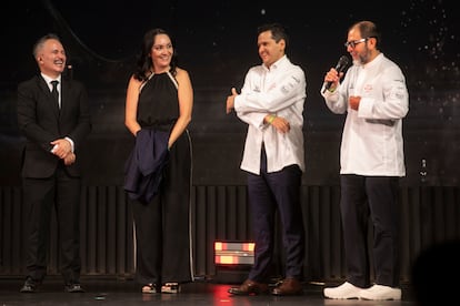 El chef Enrique Olvera, Jorge Vallejo y Alejandra Flores conservan sus dos estrellas Michelin en la ceremonia Guía Michelin, en Ciudad de México, el 3 junio del 2025.