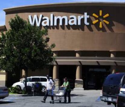 Vista de un supermercado Walmart en el Valle de San Fernando, en Los Ángeles, California (EE.UU.). EFE/Archivo