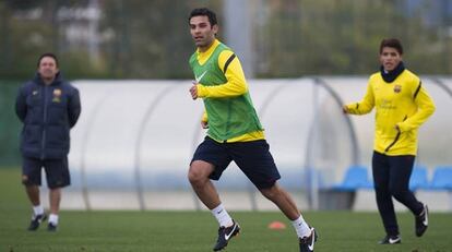 El mexicano, que militó siete años en el Camp Nou y ahora milita en el Red Bull neoyorquino, aprovecha el parón de la Liga estadounidense para ejercitarse con el filial azulgrana.