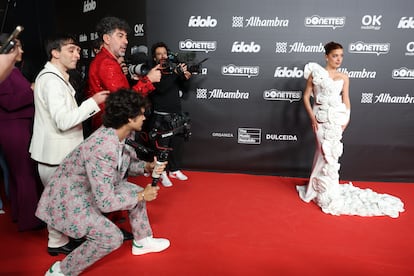 La influencer, Dulceida, posa para los medios a su llegada a la tercera edición de los Premios Ídolo, en la que se reconoce el talento de los creadores de contenido digital, el 14 de marzo de este 2024 en el Gran Teatro Príncipe Pío de Madrid.