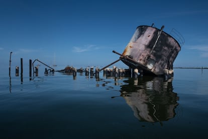 Infraestructura petrolera abandonada en Cabimas (Venezuela), el 3 de diciembre de 2021.