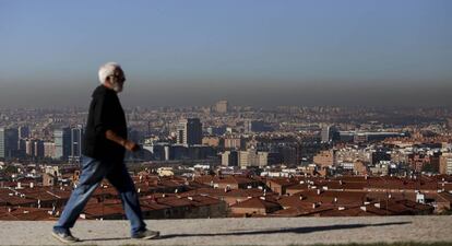 El cielo de Madrid visto desde Vallecas en noviembre pasado, el mes con m&aacute;s contaminaci&oacute;n de los &uacute;ltimos seis a&ntilde;os.