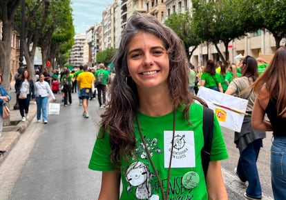 Valencian teachers in struggle: "In some centers we work in inhumane conditions. We ask for dignity" | Education