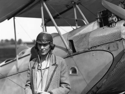 En busca de Amelia Earhart, pionera de la aviación