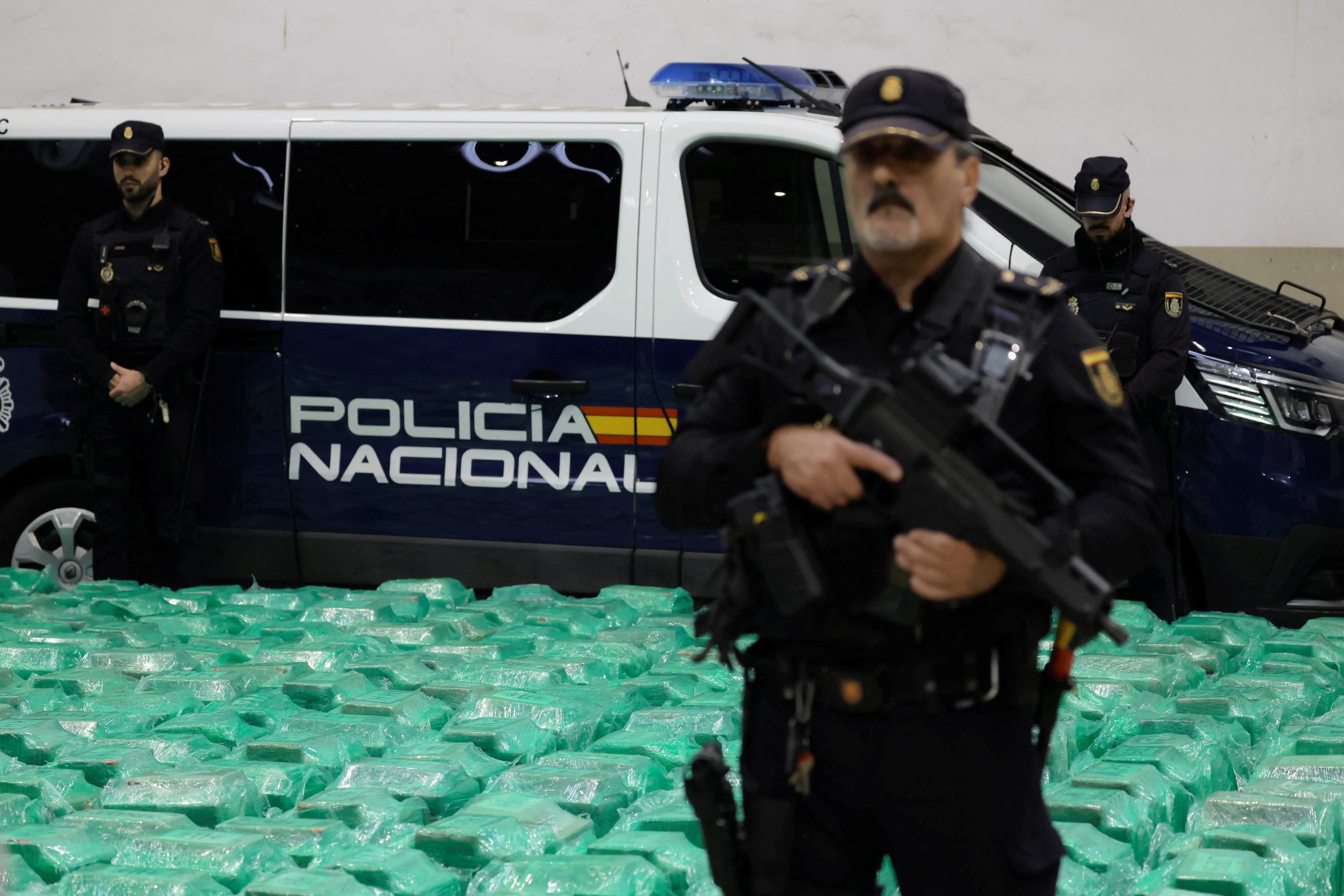 La trama relacionada con El Anodino abandonó el contenedor con los 13.000 kilos de coca cuando la policía lo vigilaba