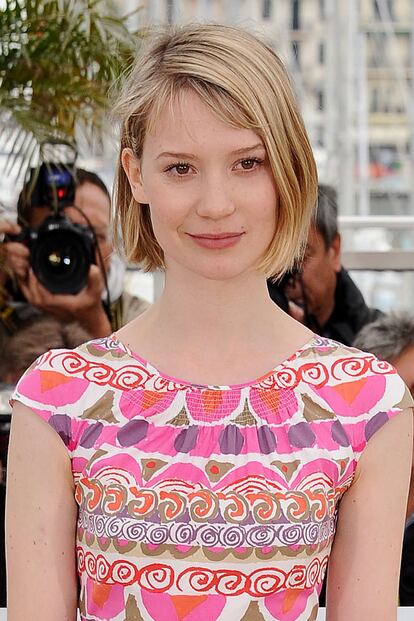 Mia Wasikowska prefiere la melena de inspiración naïf.