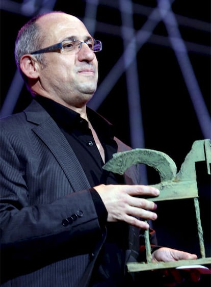 Joseba Martín recibe el premio a la trayectoria por sus veinte años al frente de 'La jungla sonora', de Radio Euskadi