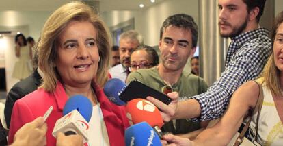 La ministra de Empleo, Fátima Báñez, en la reelección de Antonio Garamendi como presidente de Cepyme