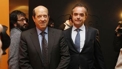 Manuel Llorente, este mediodía, junto a Federico Varona, presidente de la Fundación.