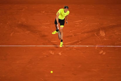 Zverev sirve en un instante del partido.