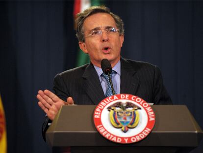 El presidente de Colombia, Álvaro Uribe, durante una conferencia de prensa, el pasado 13 de agosto.