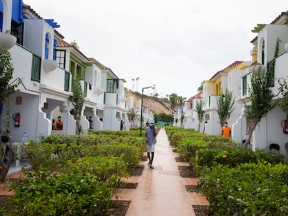 Instalaciones de acogida de migrantes llegados en patera en los bungalós Vistaflor, en Maspalomas.