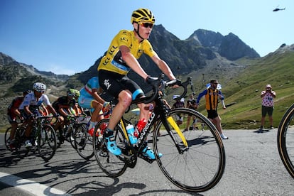 Chris Froome, líder del Tour de Francia, durante la ascensión al puerto del Tourmalet