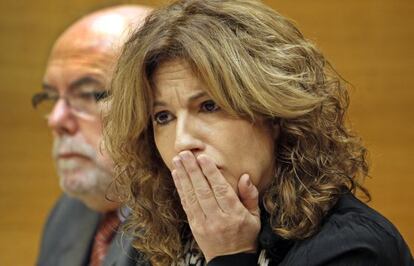 La exconsejera de la CAM Pilar Cáceres, este lunes en la comisión de las Cortes Valencianas.