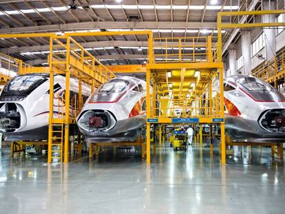 La fábrica donde se construyen los misiles chinos... sobre raíles