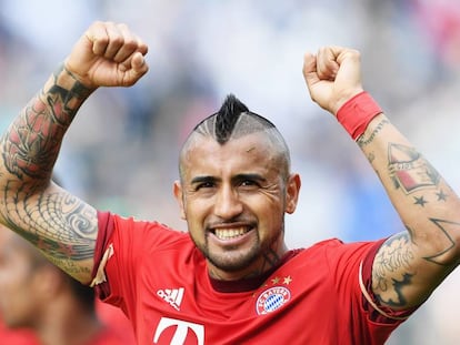 Arturo Vidal festeja el título de la Bundesliga con el Bayern.