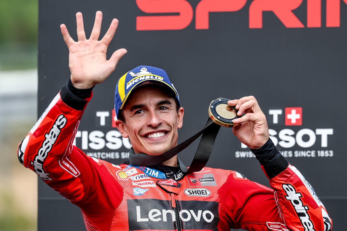 ¡Imparable! Marc Márquez Domina la Sprint de Brno A Pesar de los Imprevistos
