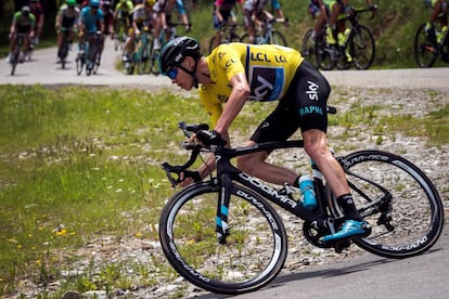 Chris Froome durante la octava y última etapa de la carrera Critérium del Dauphiné en los Alpes franceses, el 12 de junio de 2016.