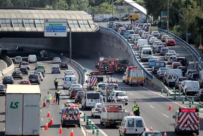 Cortes de tráfico por el incendio en el túnel de Ventas.