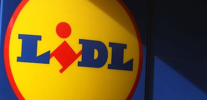 Entrada a una tienda de Lidl en Madrid.