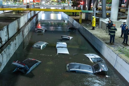 Viaducto Río de la Piedad tras las lluvias del 3 de junio en Ciudad de México.